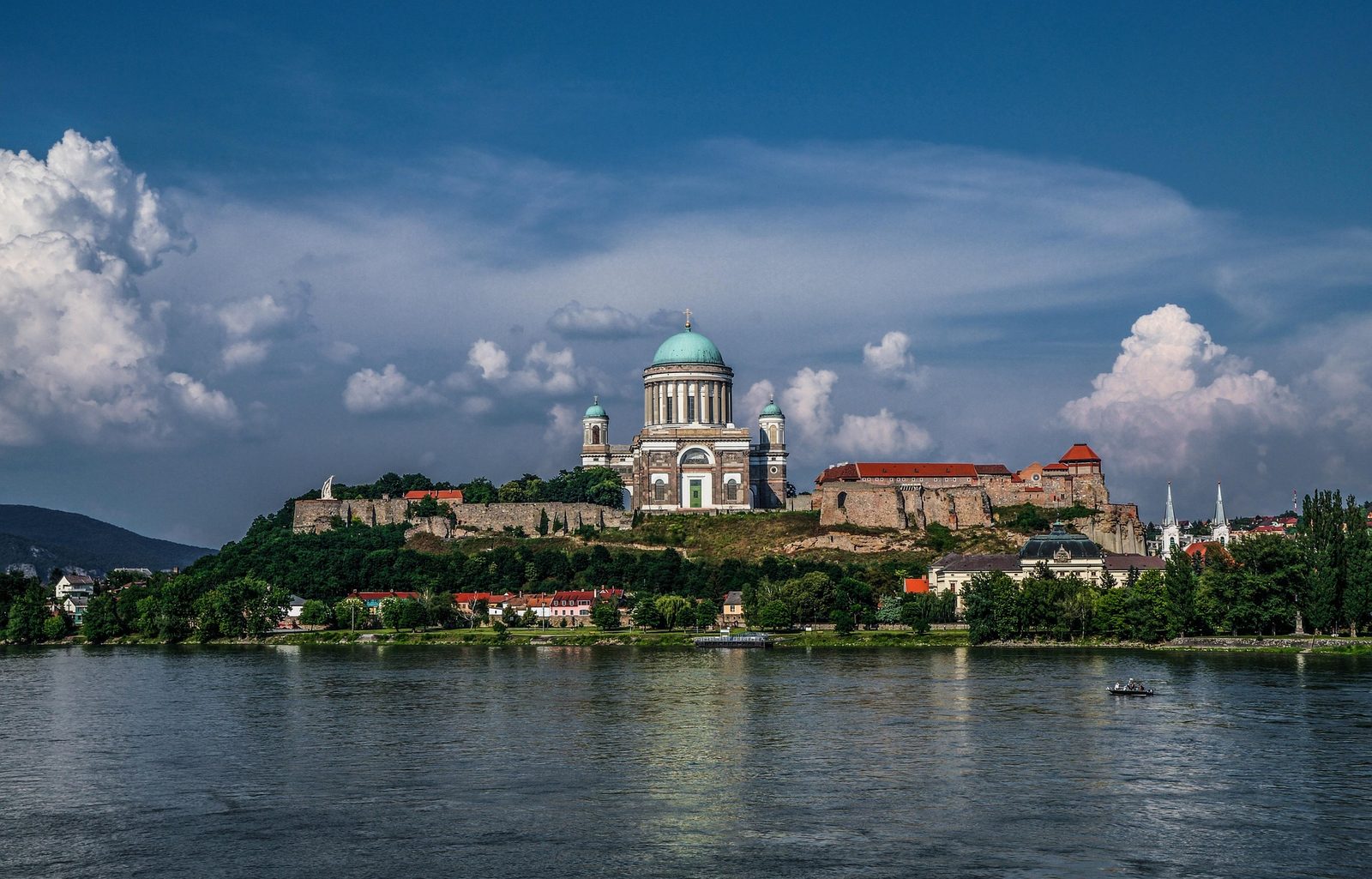Esztergomi Bazilika a Dunáról nézve
